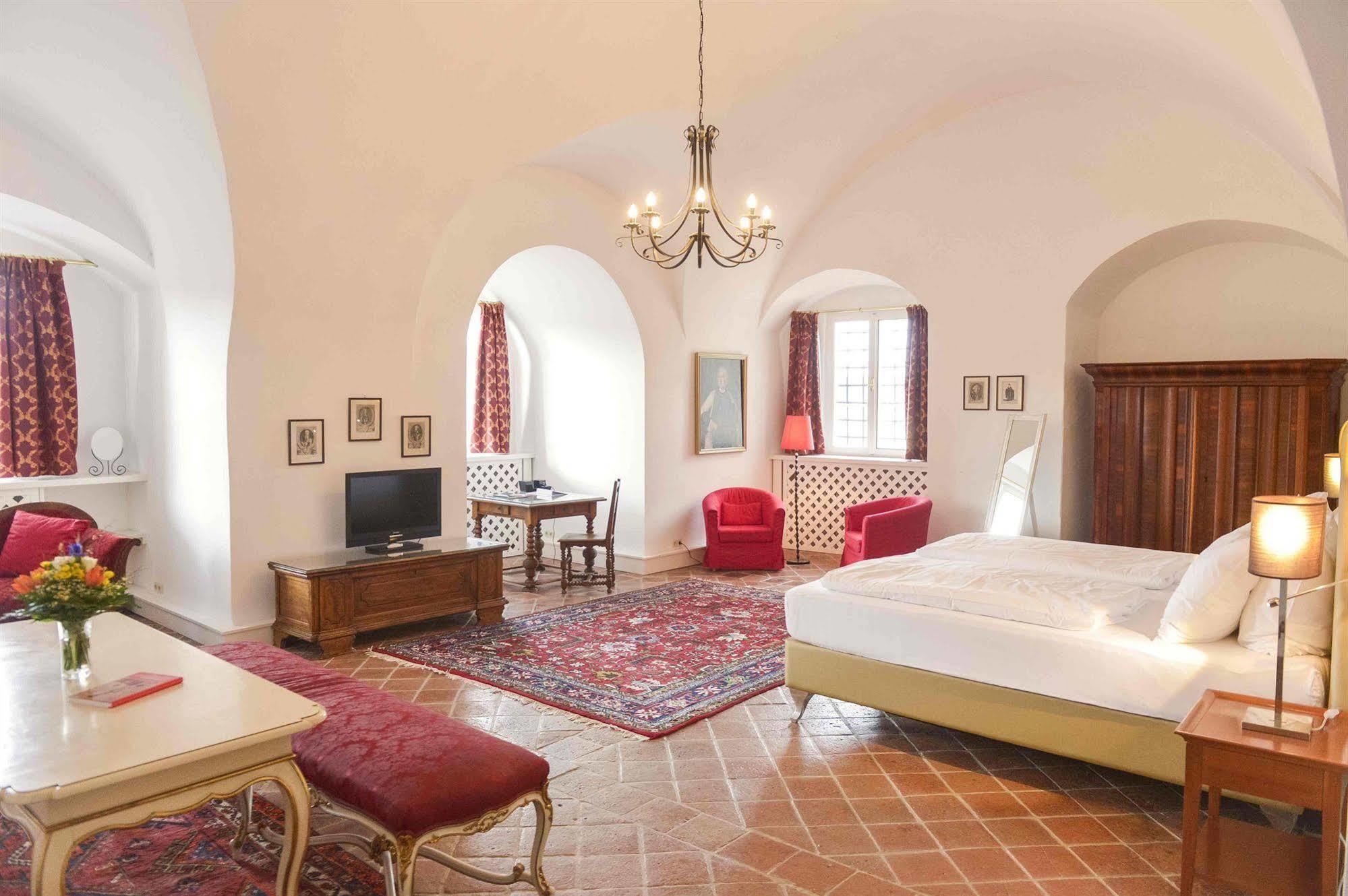 Schlosshotel Mailberg מראה חיצוני תמונה